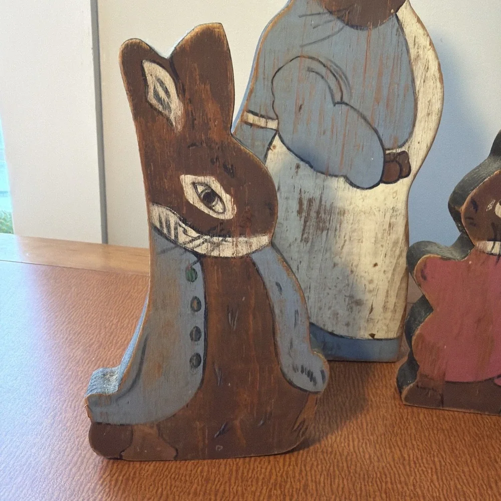 Vintage 1985‎ Easter Handpainted Wooden Rabbits Peter Rabbit 6-11